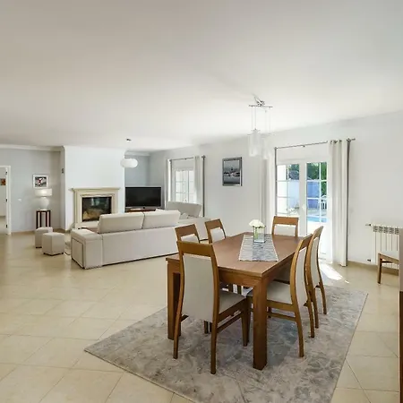 Exclusive Toulouse With Pool In Falesia Algarve Vila