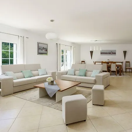 Exclusive Toulouse With Pool In Falesia Algarve Vila