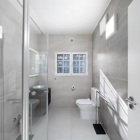 Exclusive Toulouse With Pool In Falesia Algarve וילה